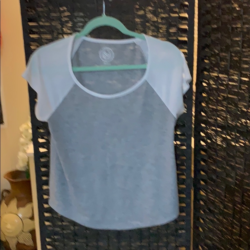 SO whit/gray baseball tee